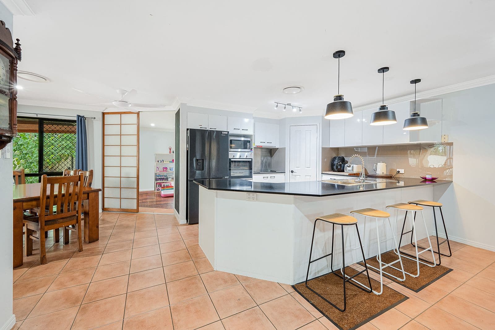 14 Sutherland Crescent, Morayfield QLD 4506, Morayfield - Thumbnail 4
