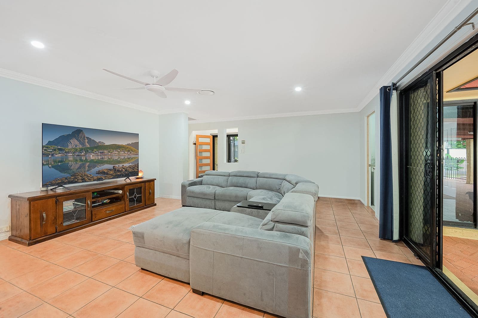 14 Sutherland Crescent, Morayfield QLD 4506, Morayfield - Thumbnail 7
