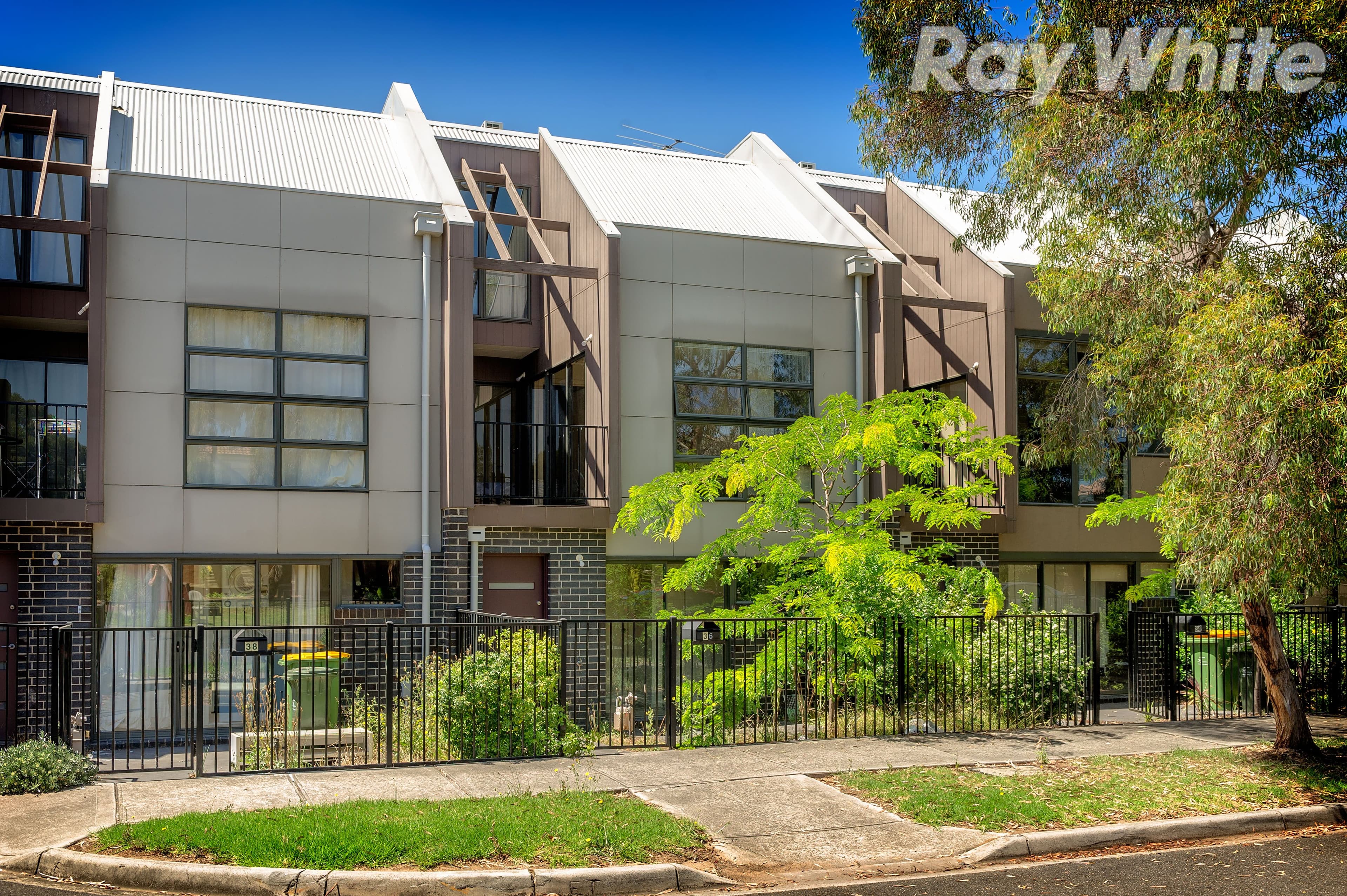 36 Karl Court, Bundoora VIC 3083, Bundoora - Thumbnail 2