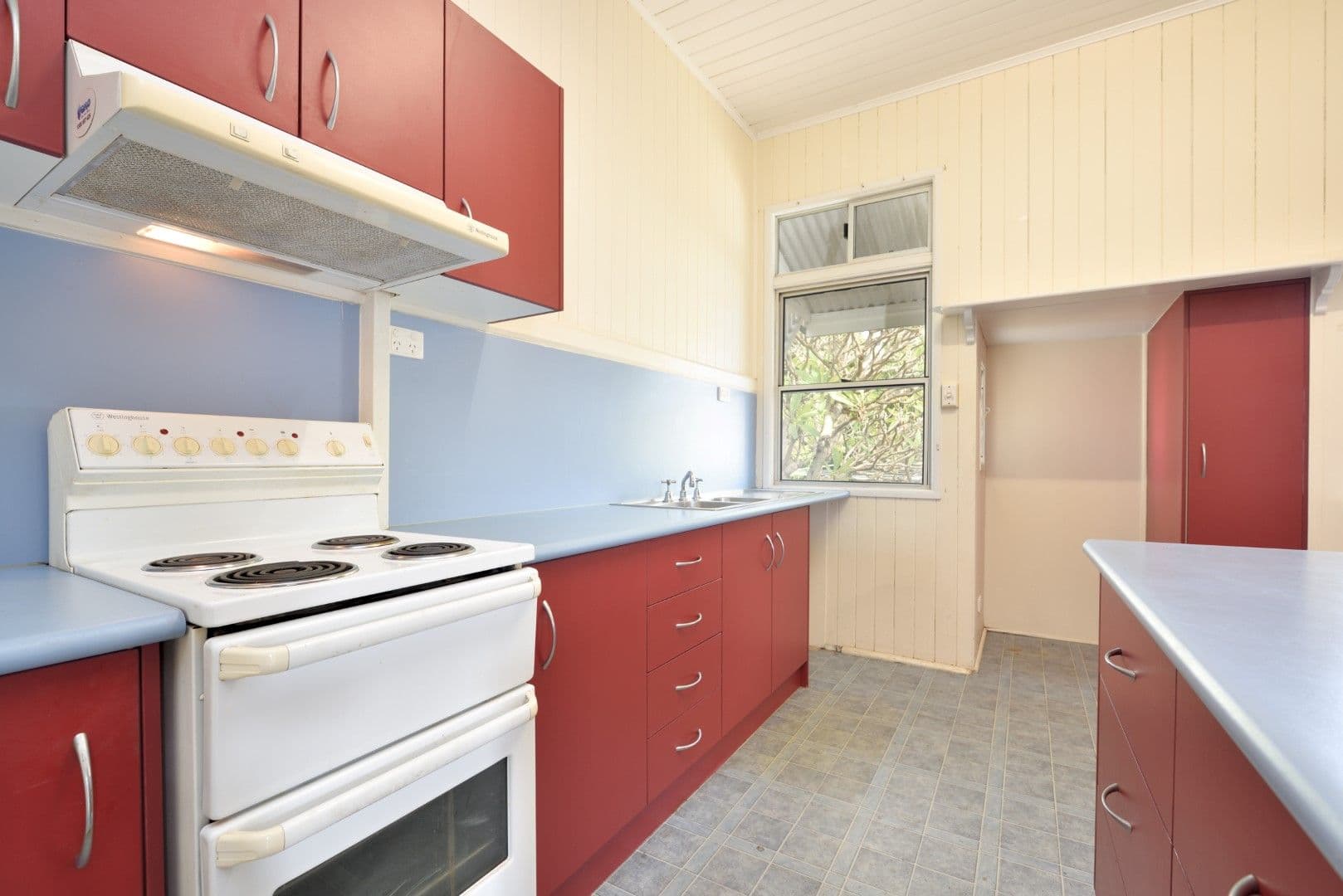 89 Auckland Street, Gladstone Central QLD 4680, Gladstone Central - Thumbnail 4