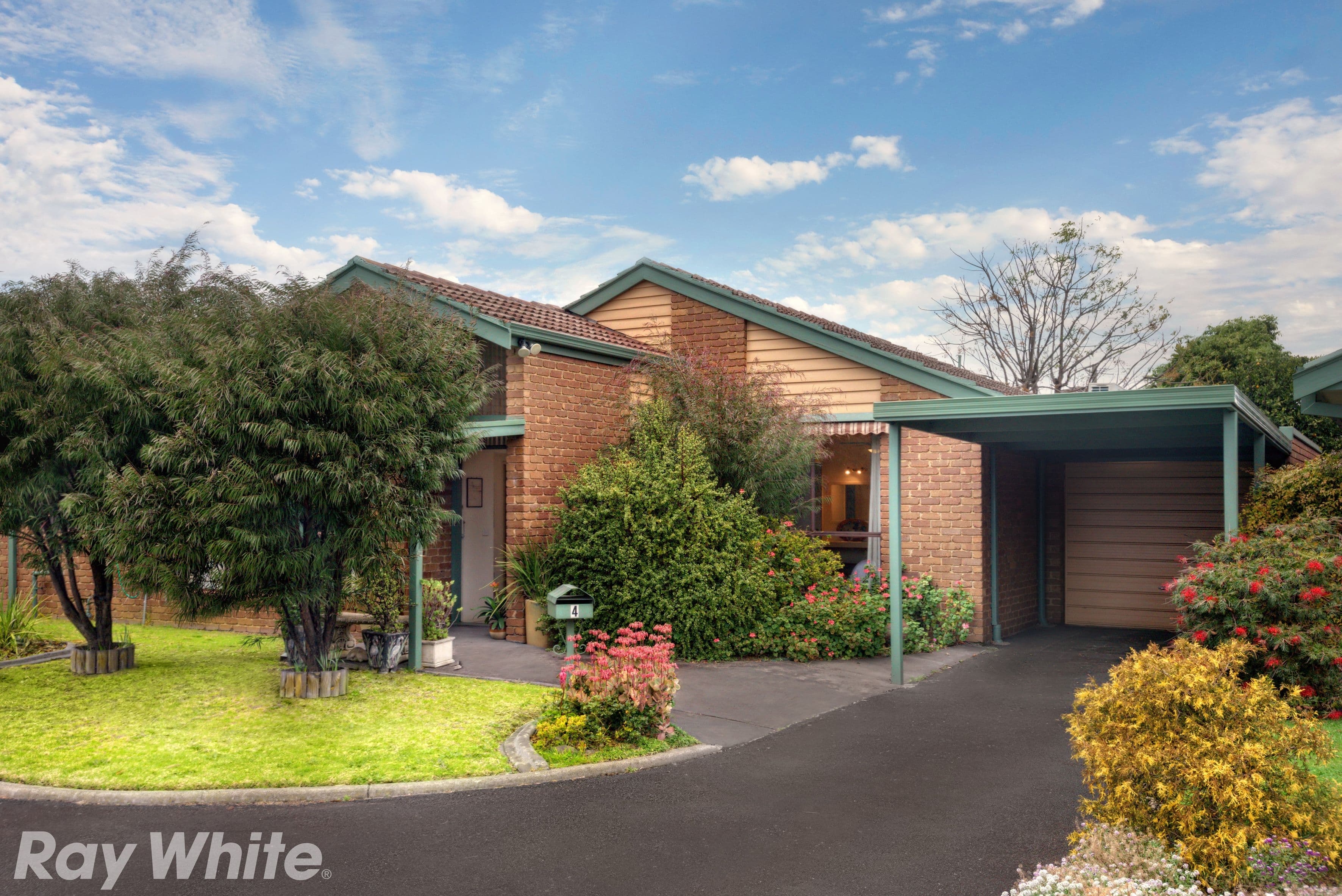 4 Everest Drive, Cheltenham VIC 3192, Cheltenham - Thumbnail 2