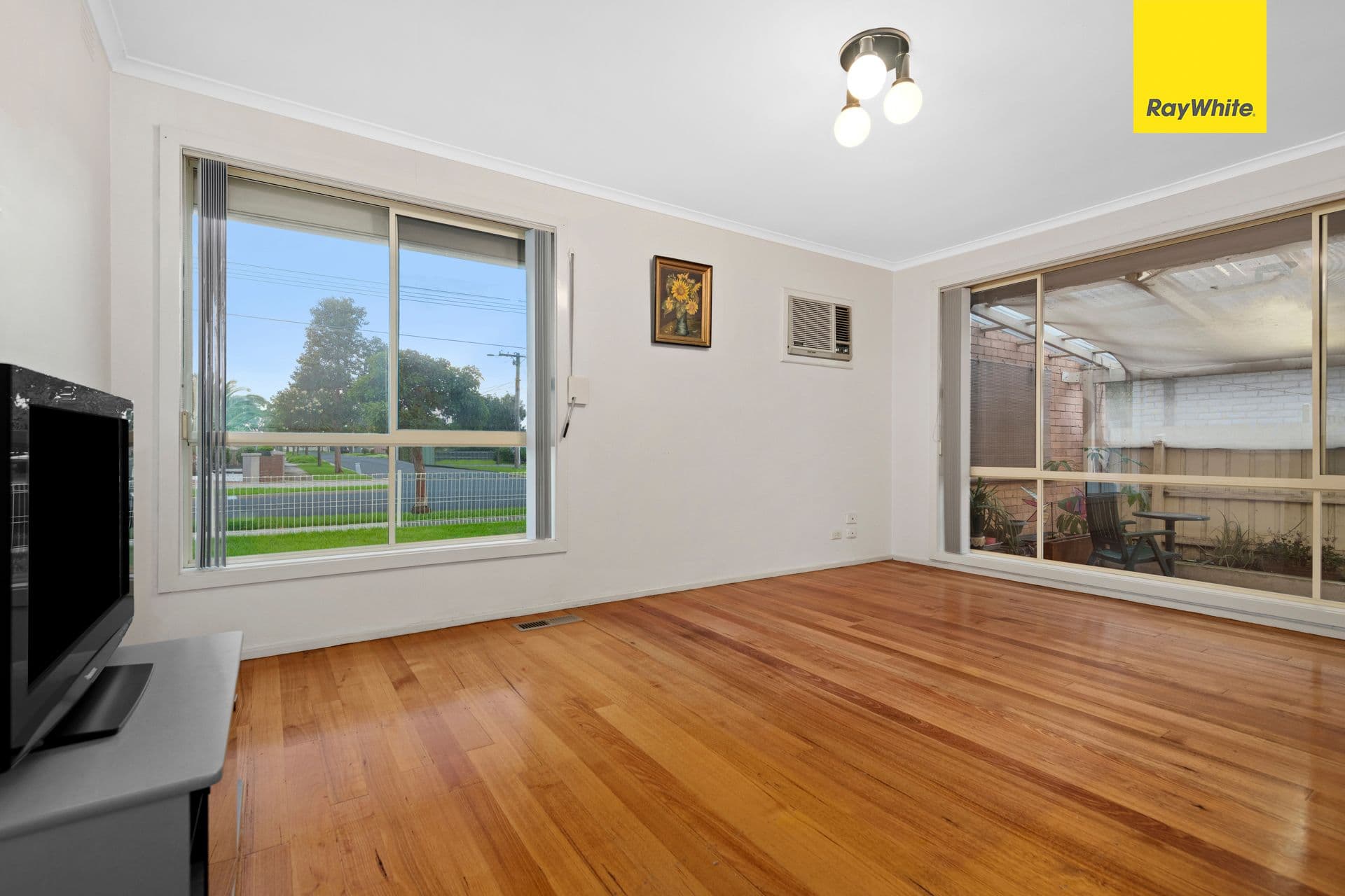7 Erindale Avenue, Deer Park VIC 3023, Deer Park - Thumbnail 2