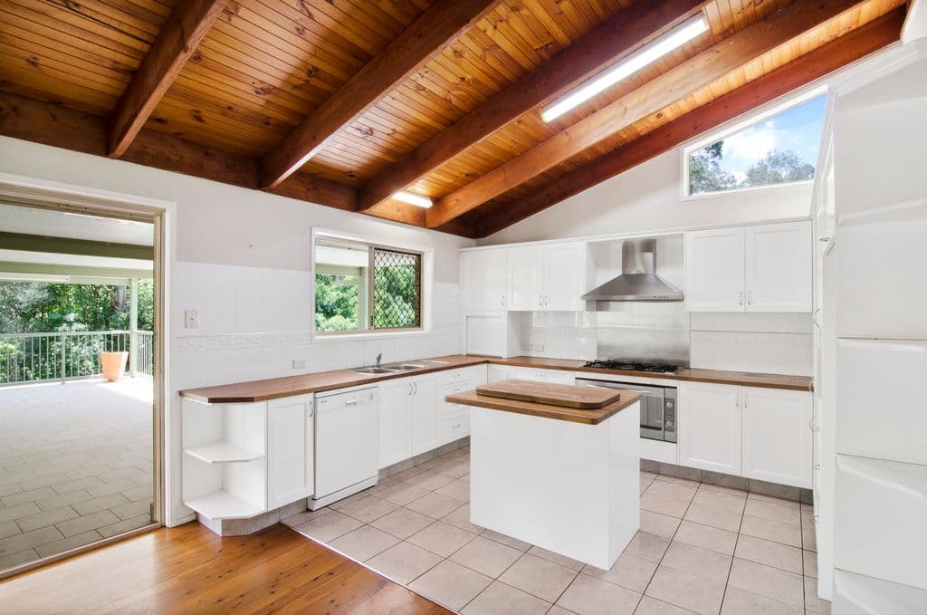 6 Coorabin Court, Tallebudgera QLD 4228, Tallebudgera - Thumbnail 3