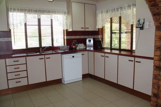 13 Britton Street, TREBONNE QLD 4850, Trebonne - Thumbnail 5