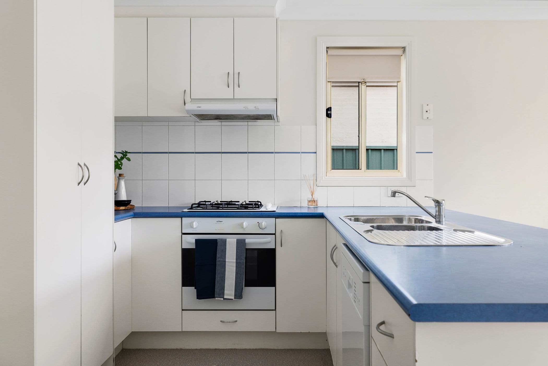 8 St Clare Avenue, Lake Gardens VIC 3355, Lake Gardens - Thumbnail 3