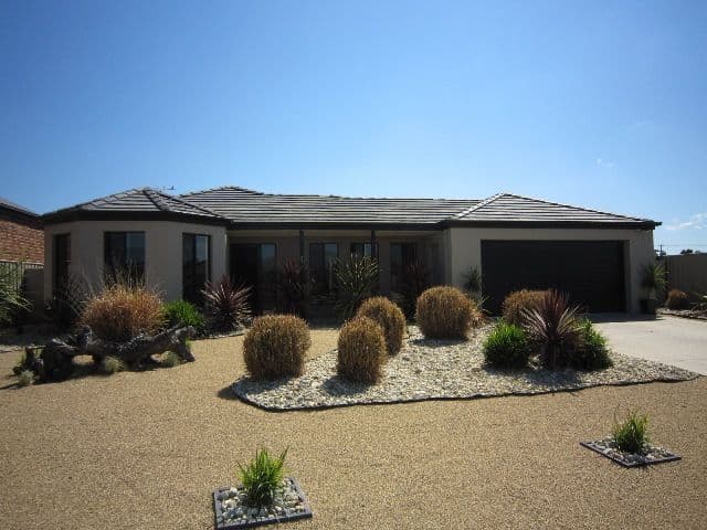 28 Genevieve Avenue, ECHUCA VIC 3564, Echuca - Image 1