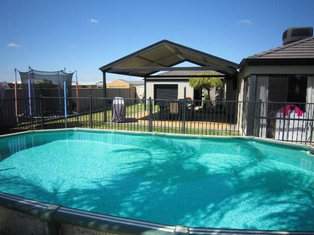 28 Genevieve Avenue, ECHUCA VIC 3564, Echuca - Thumbnail 2
