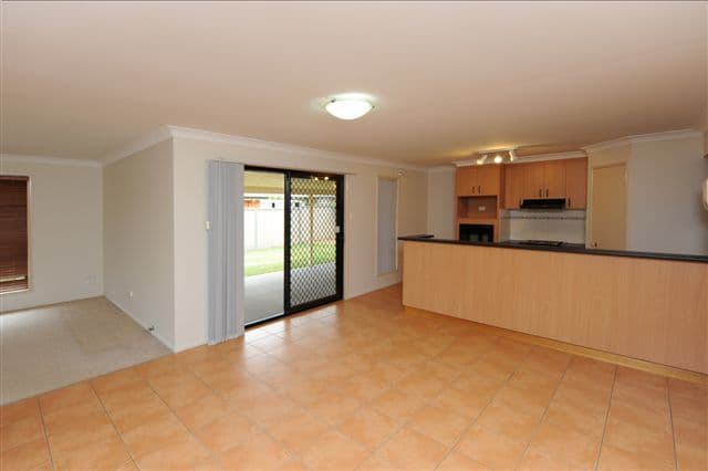 6  Pillar Street, MIDDLE RIDGE QLD 4350, Middle Ridge - Thumbnail 3
