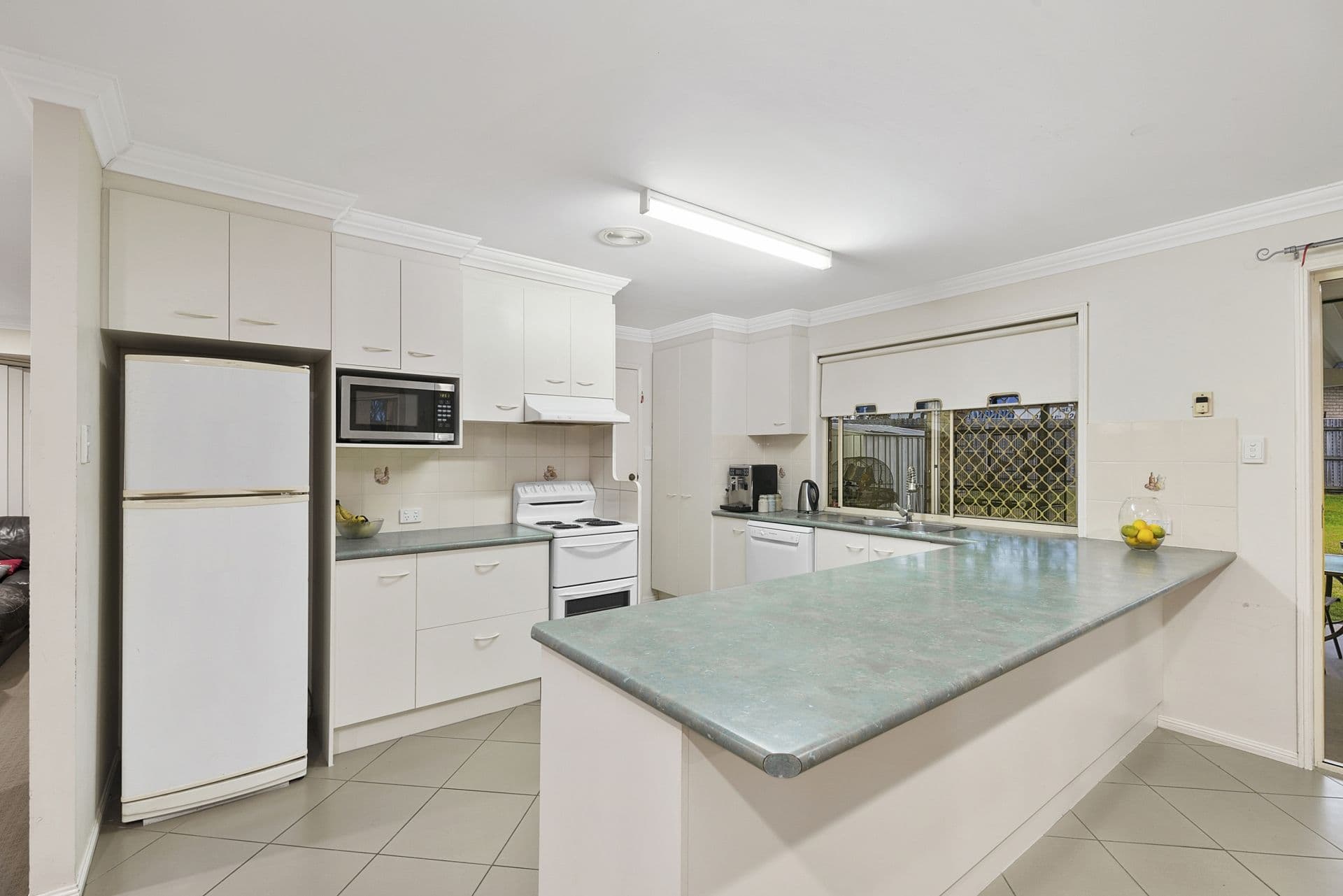 4 Shalom Court, Deception Bay QLD 4508, Deception Bay - Thumbnail 2