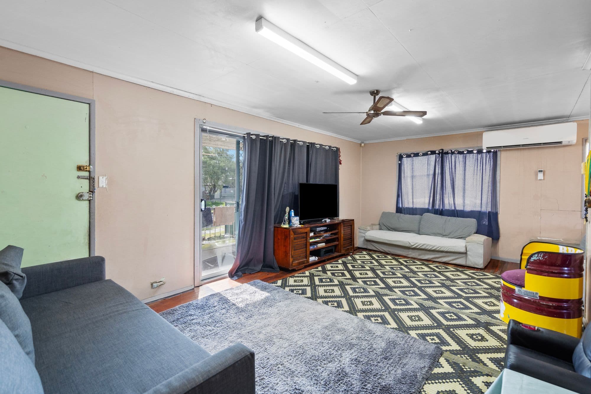 6 Daffodil Street, Logan Central QLD 4114, Logan Central - Thumbnail 2
