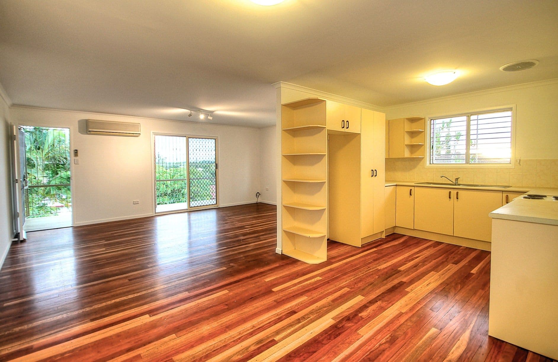 13 McKenzie Street, Bundamba QLD 4304, Bundamba - Thumbnail 4