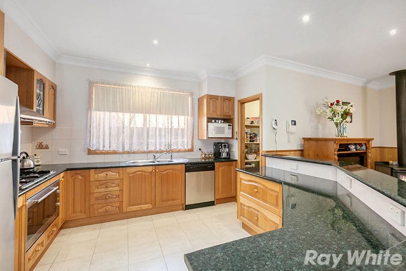 5 Bellows Street, South Morang VIC 3752, South Morang - Thumbnail 2