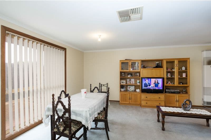 69 Barries Road, Melton VIC 3337, Melton - Thumbnail 3