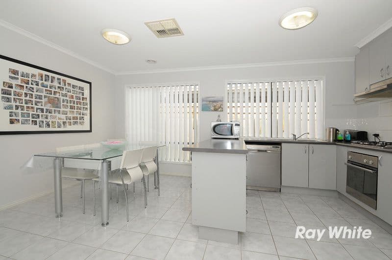 6 Charlotte Place, CRANBOURNE VIC 3977, Cranbourne West - Thumbnail 5