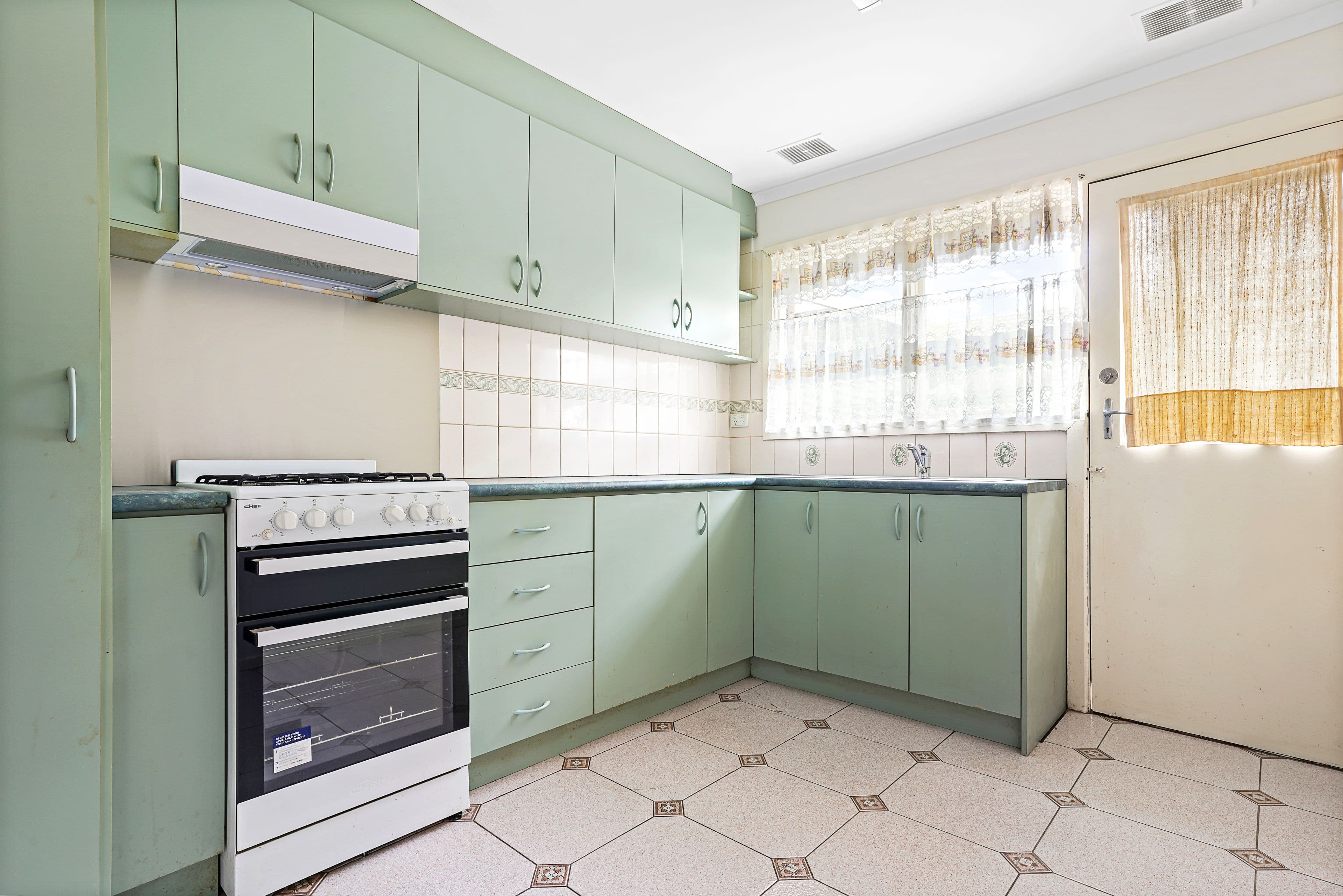 87 Bernard Street, Cheltenham VIC 3192, Cheltenham - Thumbnail 3
