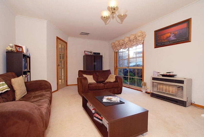 61  Allora Avenue, FERNTREE GULLY VIC 3156, Ferntree Gully - Thumbnail 2