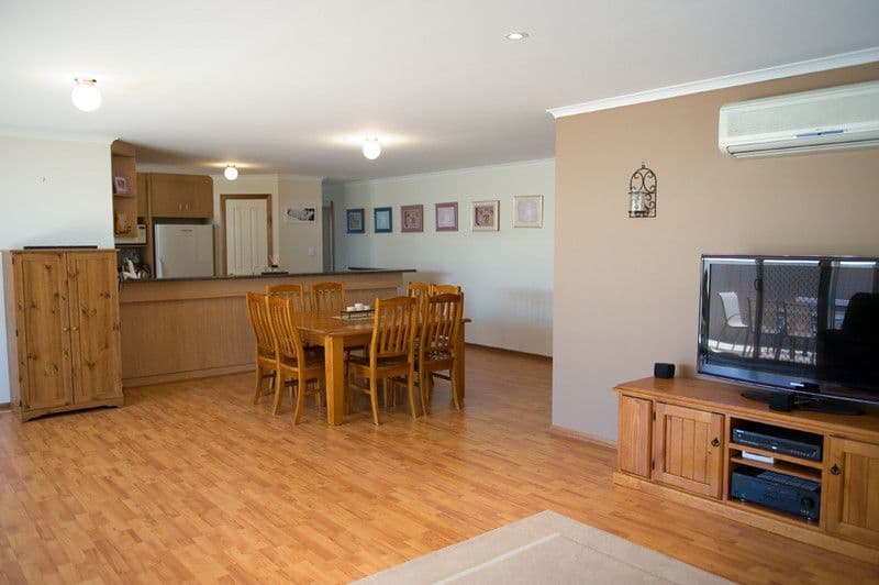 1 Kingston Circuit, SEAFORD RISE SA 5169, Seaford Rise - Thumbnail 4