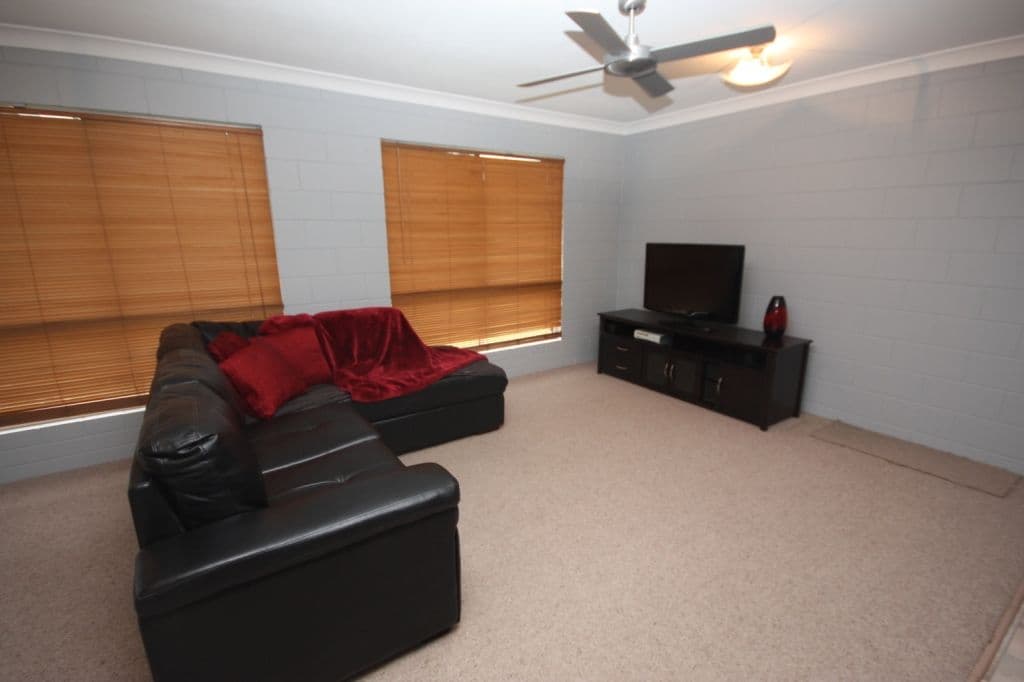 19 Bowling Green Street, BRANDON QLD 4808, Brandon - Thumbnail 4