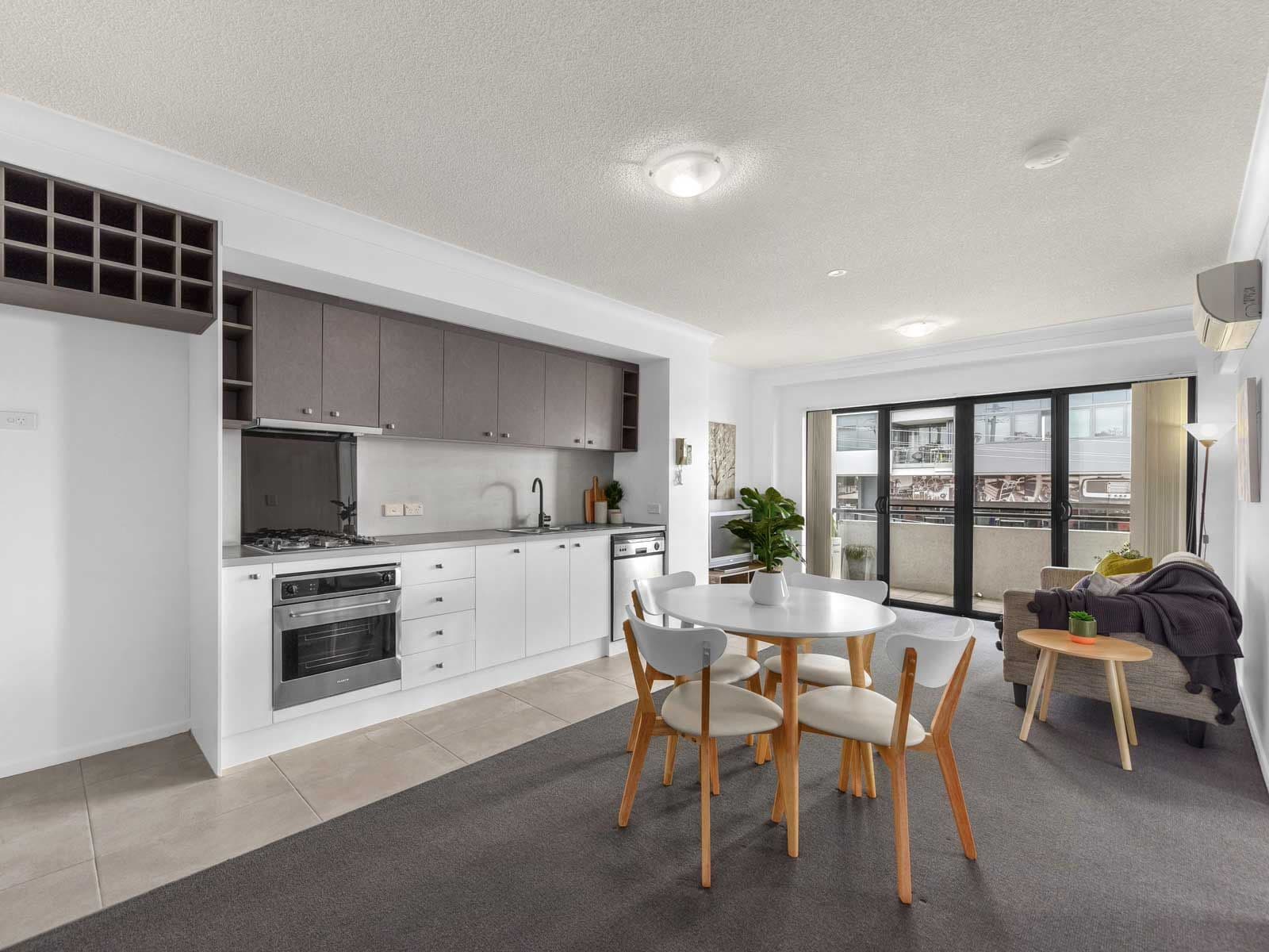 15 Kitchener Street, Coorparoo QLD 4151, Coorparoo - Thumbnail 2