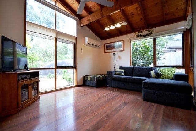 6 Gloucester Court, ELTHAM VIC 3095, Eltham - Thumbnail 2
