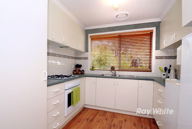 8 Bexsarm Crescent, ROWVILLE VIC 3178, Rowville - Thumbnail 3