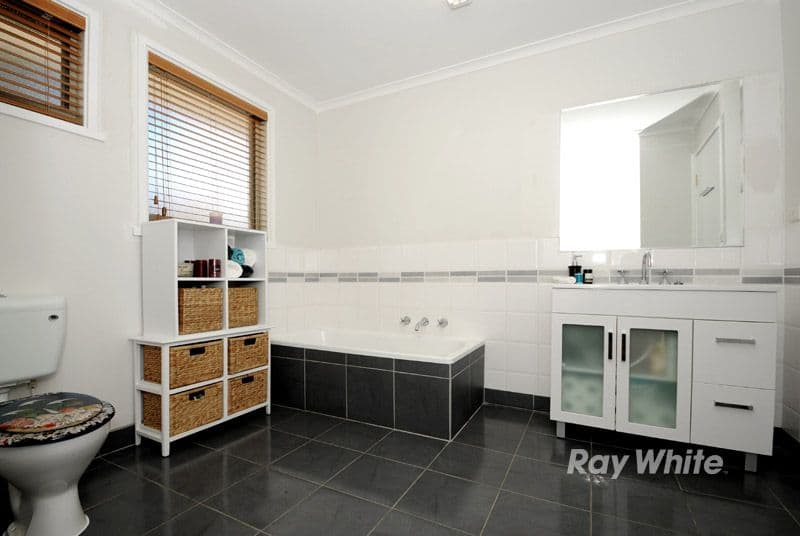 8 Bexsarm Crescent, ROWVILLE VIC 3178, Rowville - Thumbnail 5