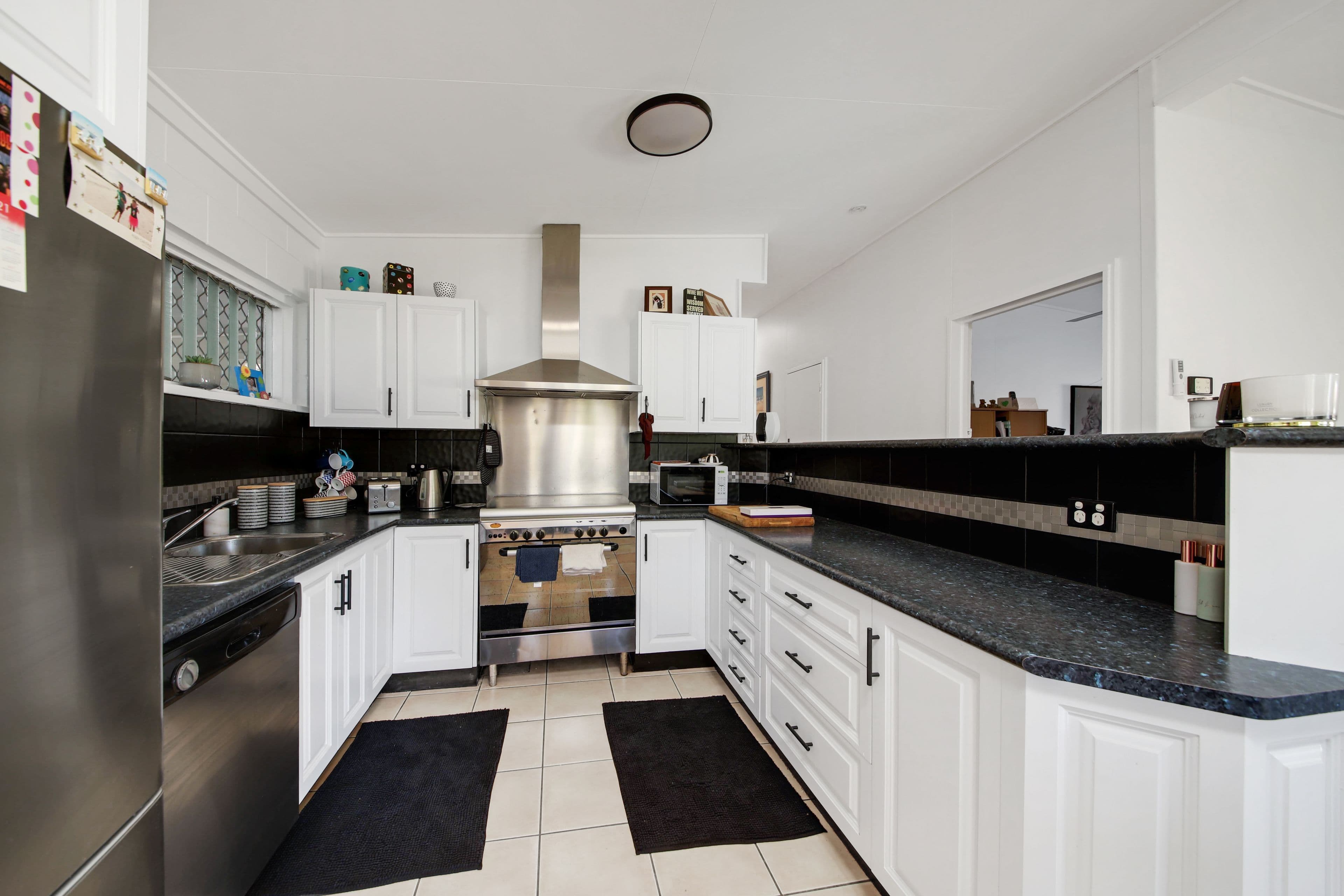 17 Oak Street, Yeppoon QLD 4703, Yeppoon - Thumbnail 2