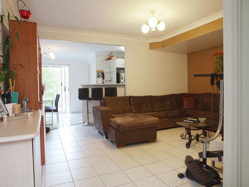 17 Cupania Place, ELANORA QLD 4221, Elanora - Thumbnail 2