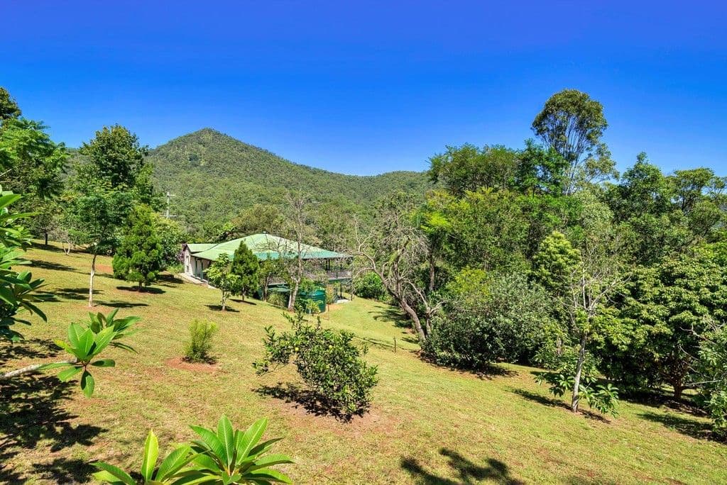 8 Glen Circuit, Clagiraba QLD 4211, Clagiraba - Image 1