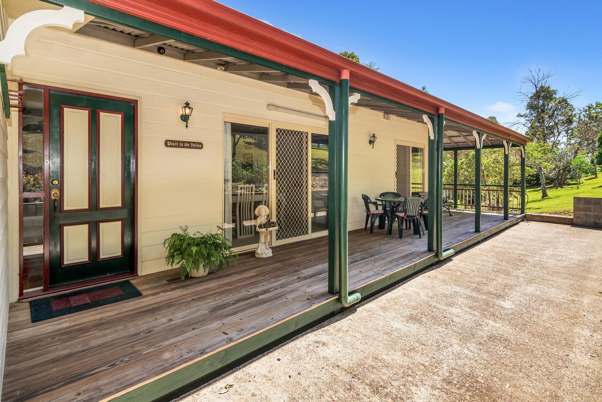8 Glen Circuit, Clagiraba QLD 4211, Clagiraba - Thumbnail 2