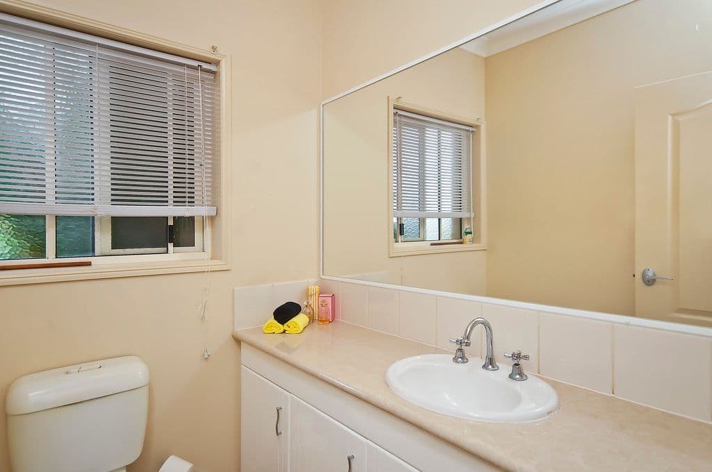 12 Numalla Court, ELANORA QLD 4221, Elanora - Thumbnail 8