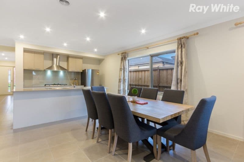 10 Fairlight Avenue, Keysborough VIC 3173, Keysborough - Thumbnail 3