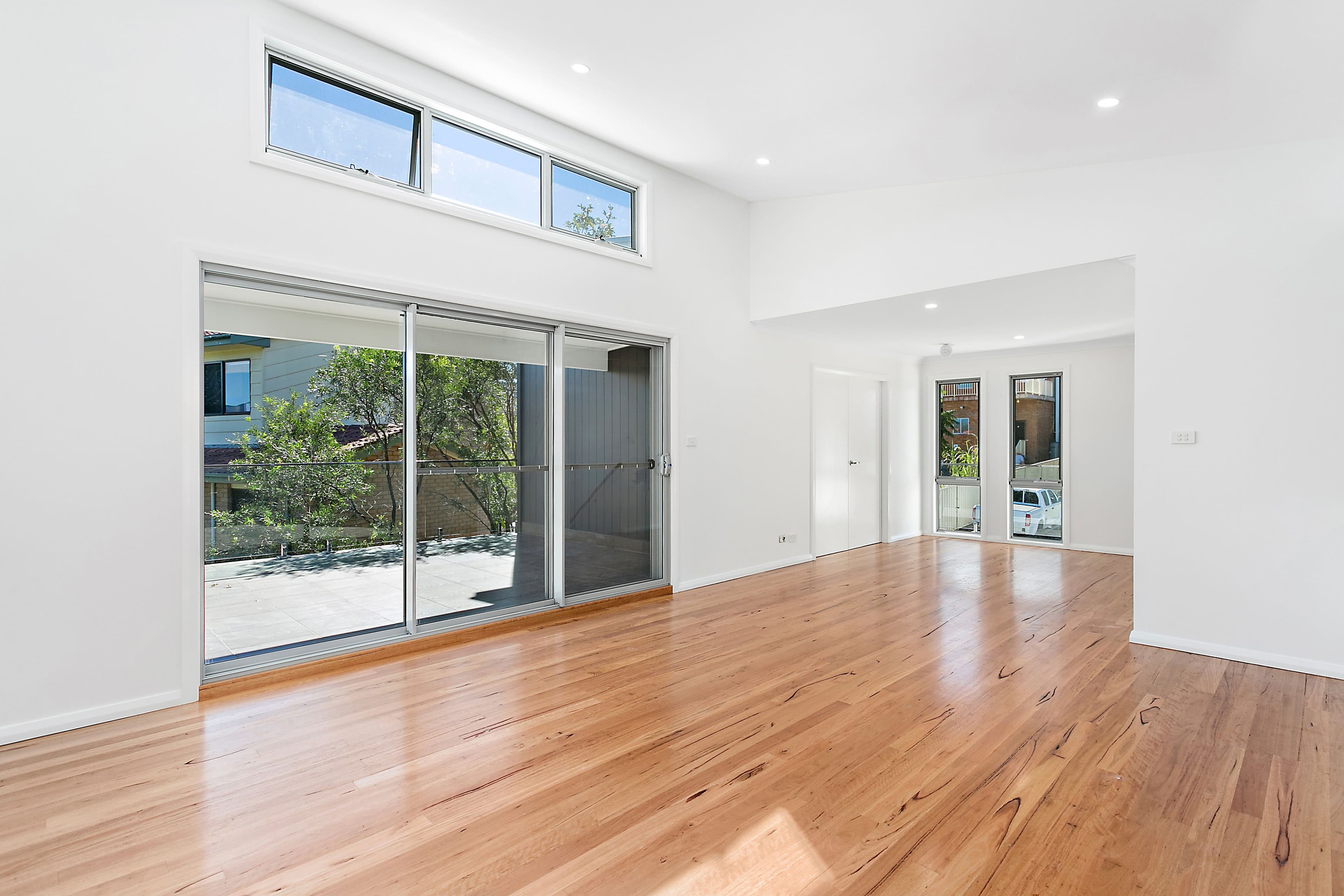 1 Reynolds Lane, Oak Flats - Thumbnail 3