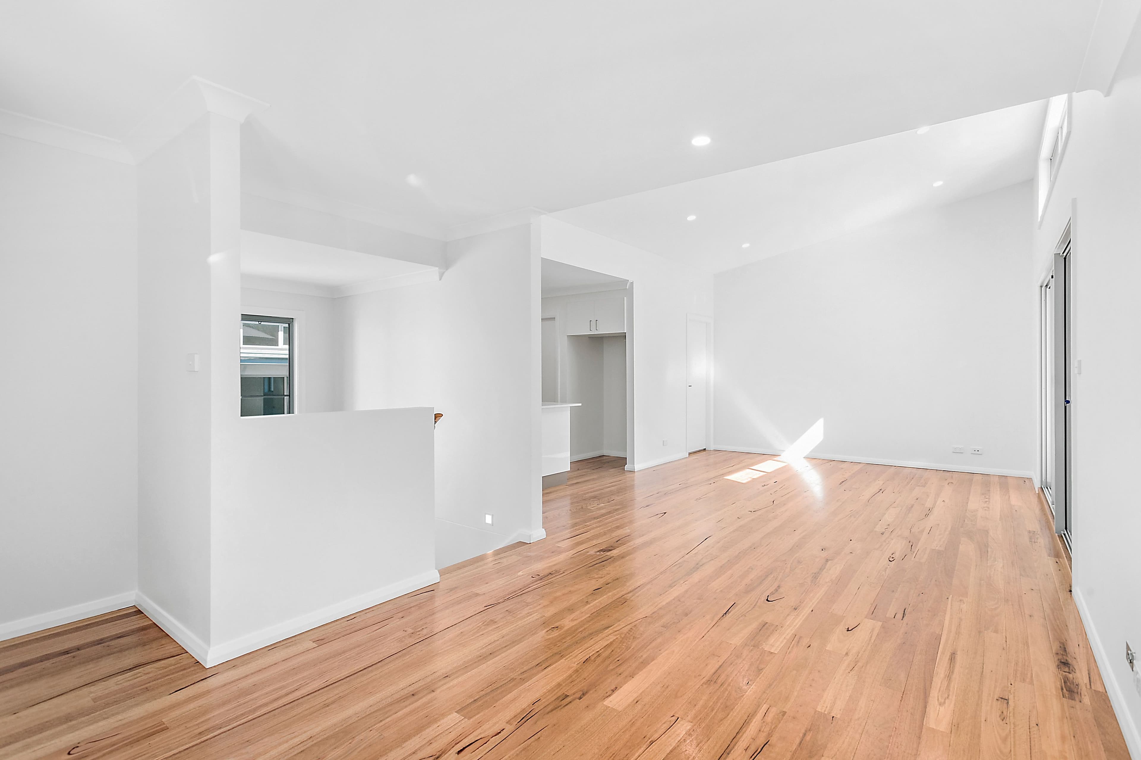 1 Reynolds Lane, Oak Flats - Thumbnail 4