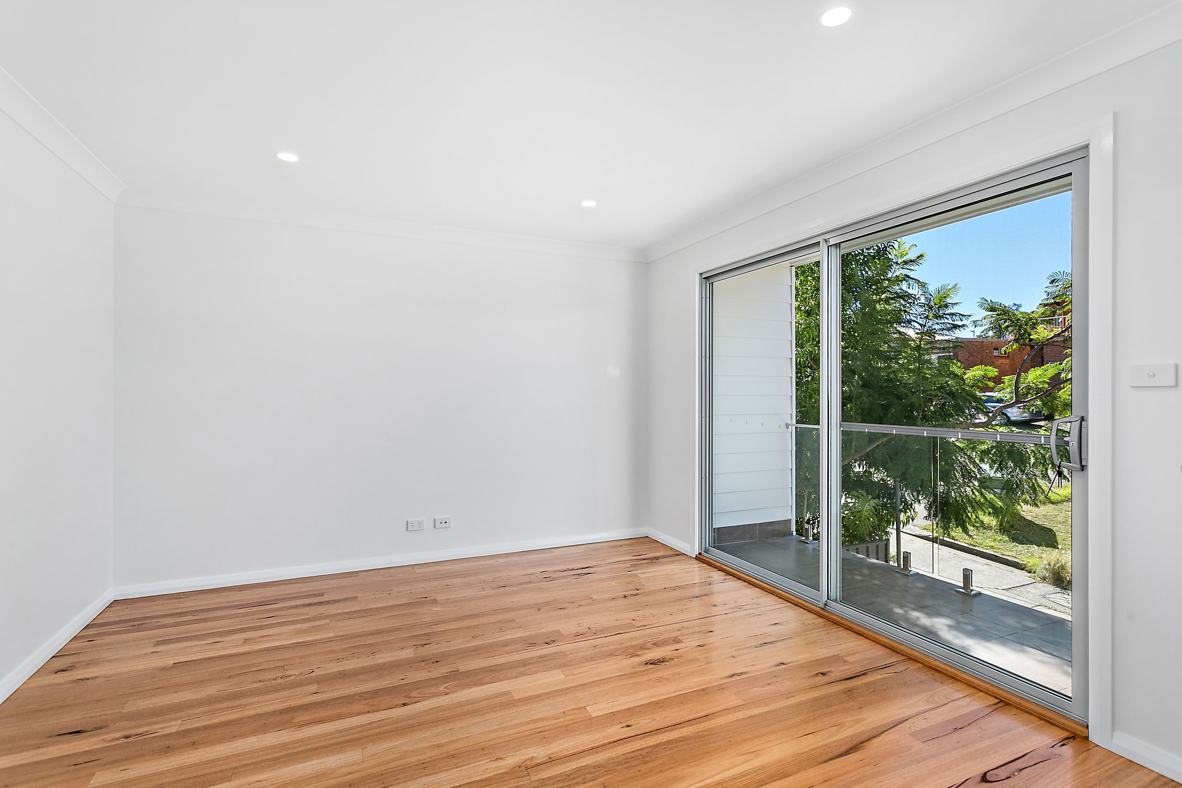 1 Reynolds Lane, Oak Flats - Thumbnail 5