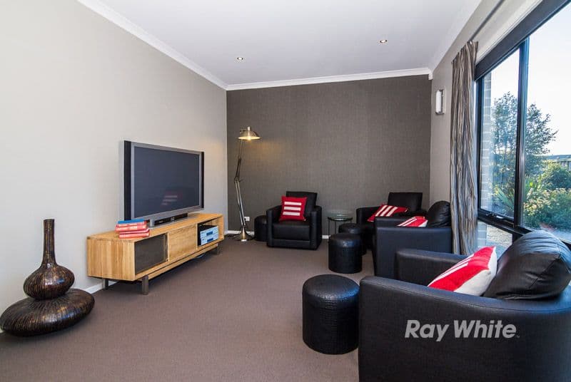 30 Mountainview Boulevard, CRANBOURNE NORTH VIC 3977, Cranbourne North - Thumbnail 5