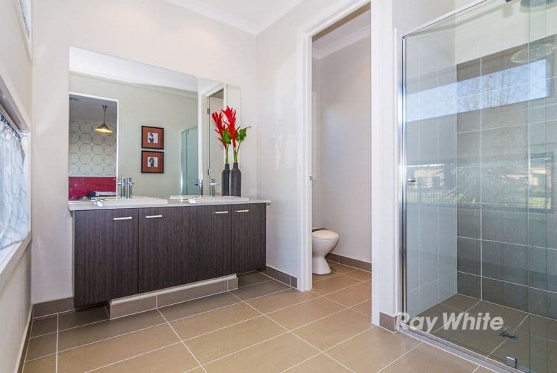 30 Mountainview Boulevard, CRANBOURNE NORTH VIC 3977, Cranbourne North - Thumbnail 7