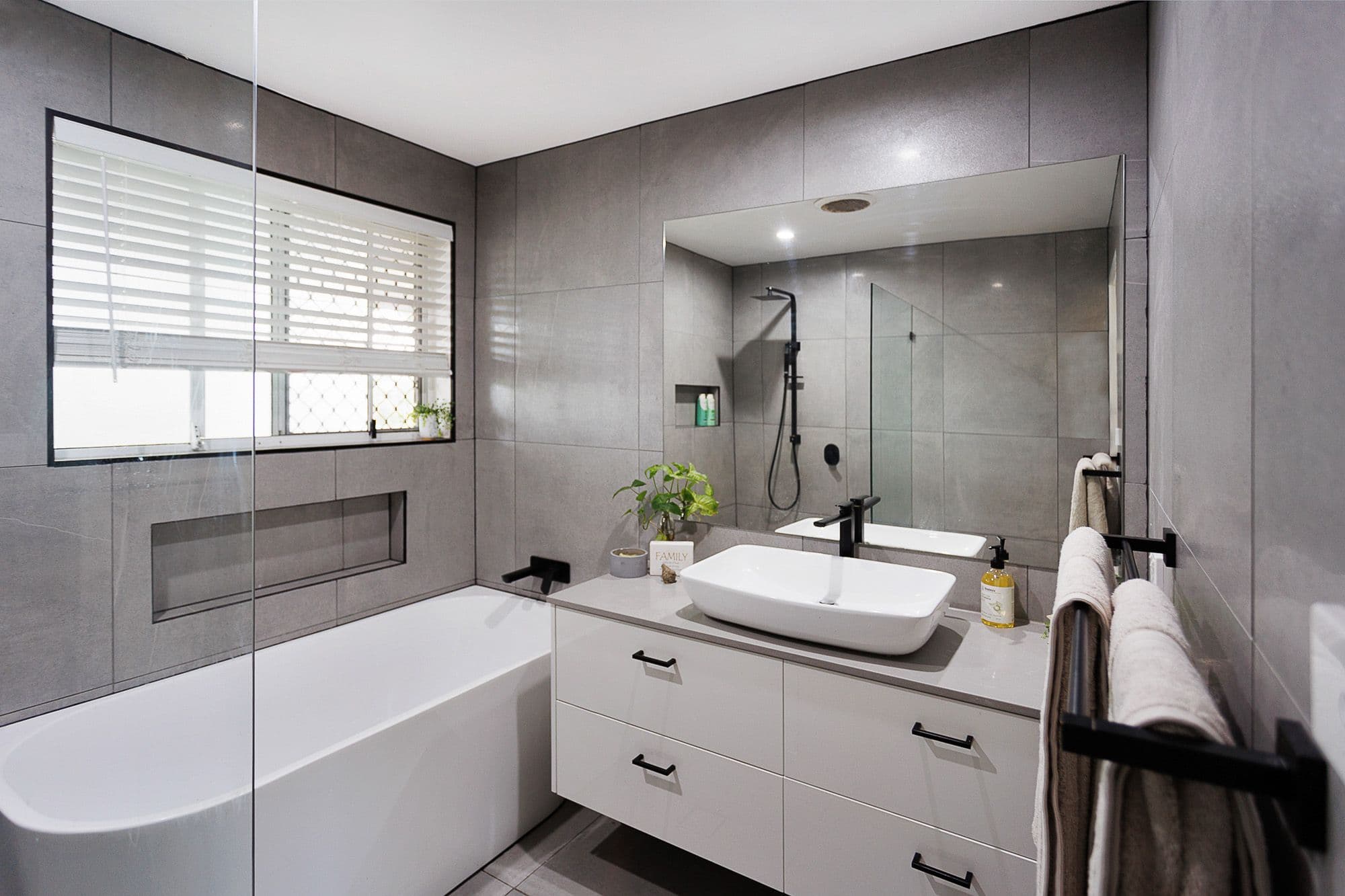 81 Pappas Way, Carrara QLD 4211, Carrara - Thumbnail 4