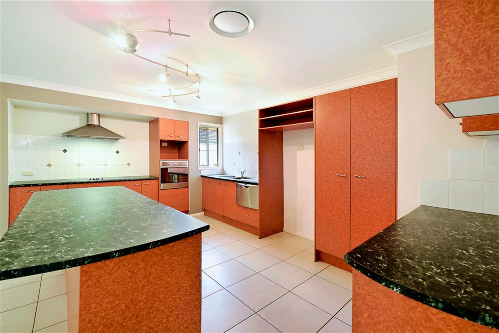 16 Tiger Drive, ARUNDEL QLD 4214, Arundel - Thumbnail 6