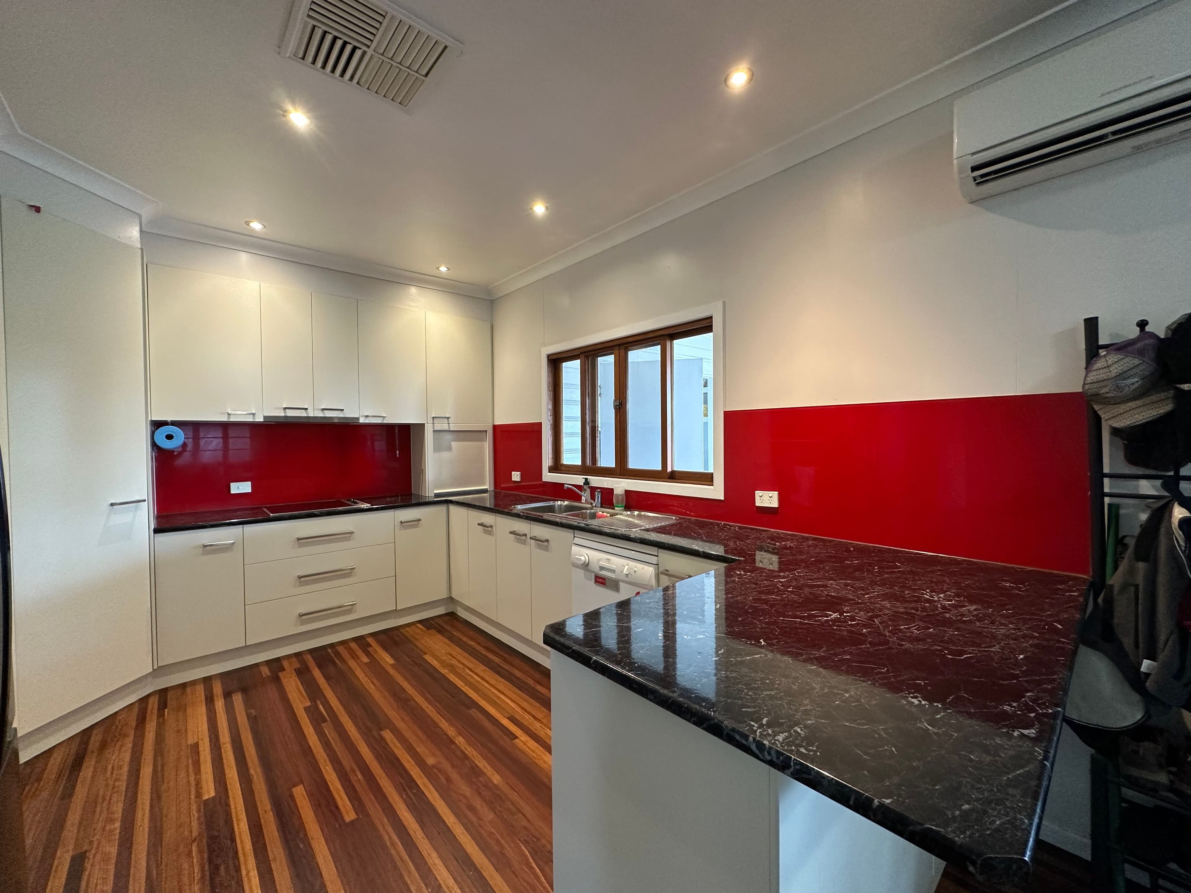 9 Robin Road, Longreach QLD 4730, Longreach - Thumbnail 4