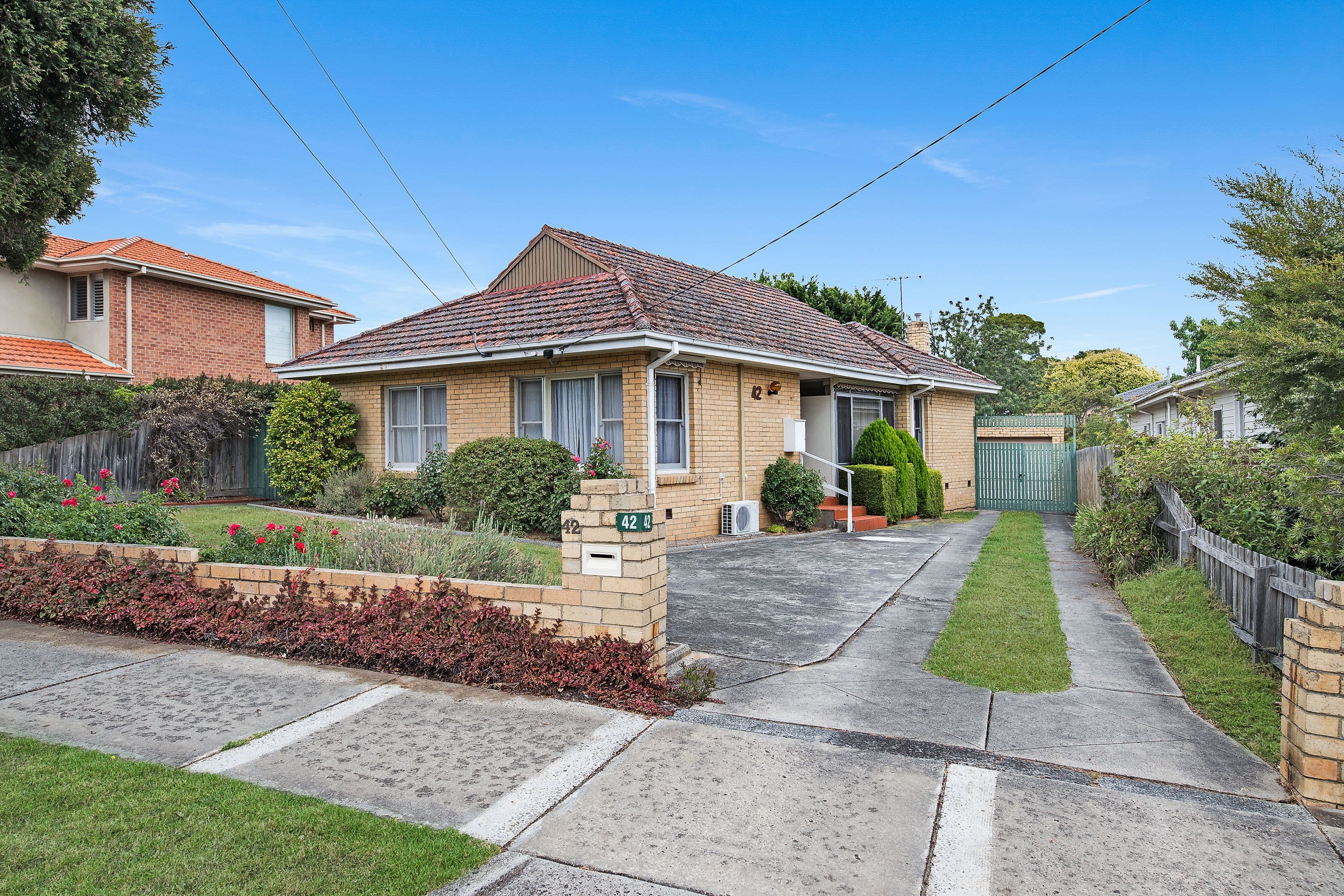 42 Bizley Street, Mount Waverley VIC 3149, Mount Waverley - Thumbnail 2