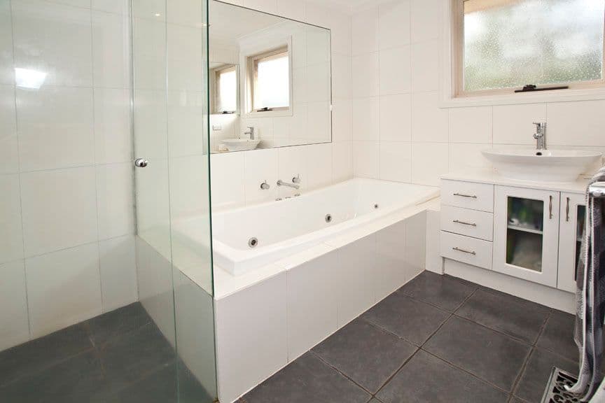 16 Bingley Avenue, NOTTING HILL VIC 3168, Notting Hill - Thumbnail 6