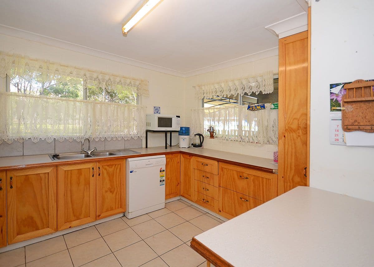 18 Janine Street, BOORAL QLD 4655, Booral - Thumbnail 7