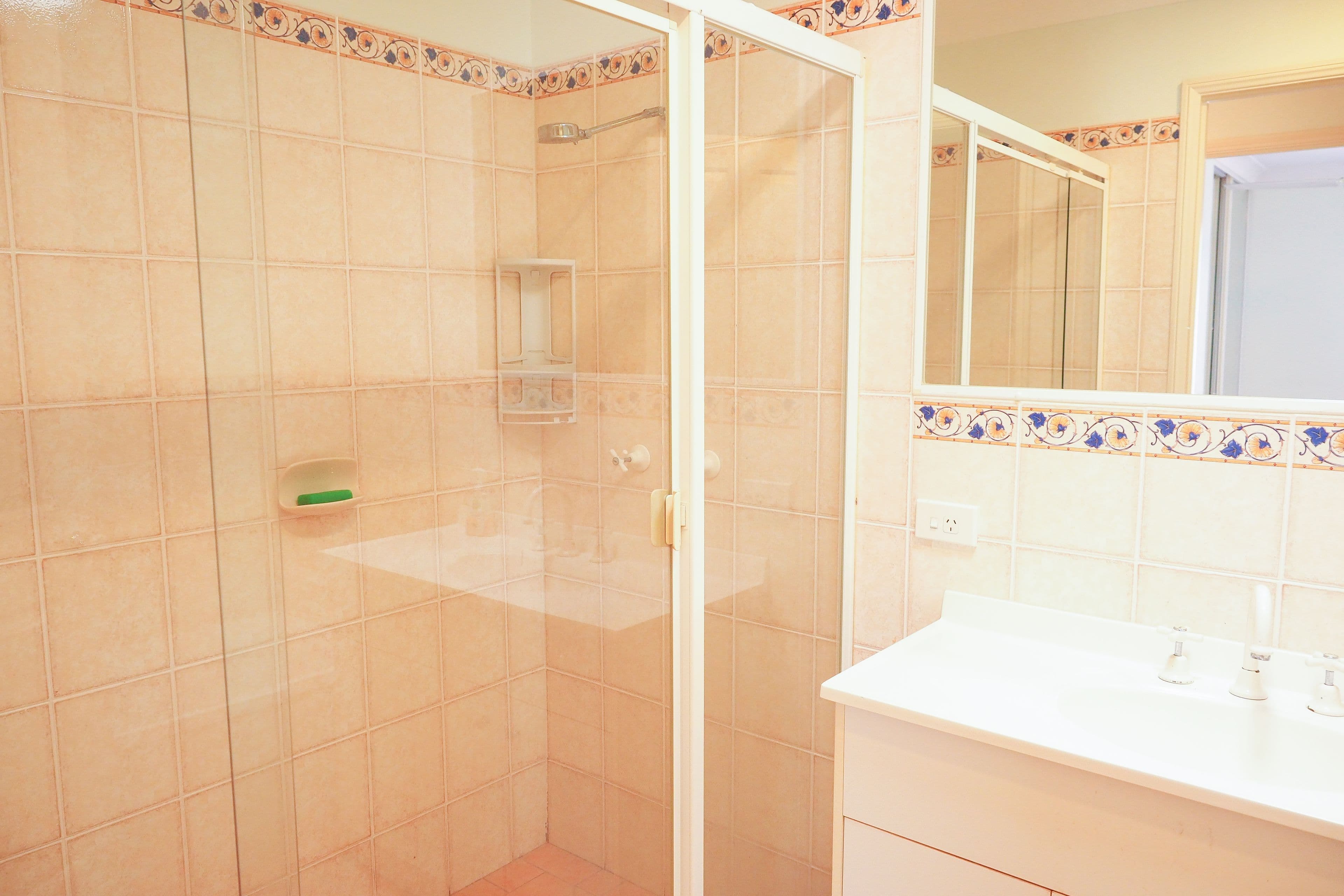 21 Ewan Street, Southport QLD 4215, Southport - Thumbnail 7