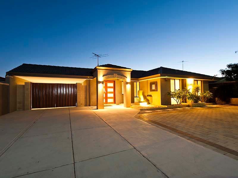 25 Brixham Way, WARNBRO WA 6169, Warnbro - Image 1