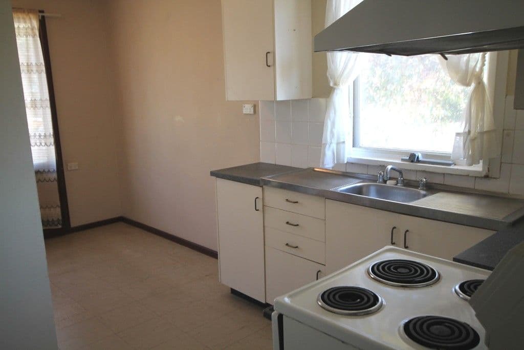 2 Endeavour Place, Young NSW 2594, Young - Thumbnail 6
