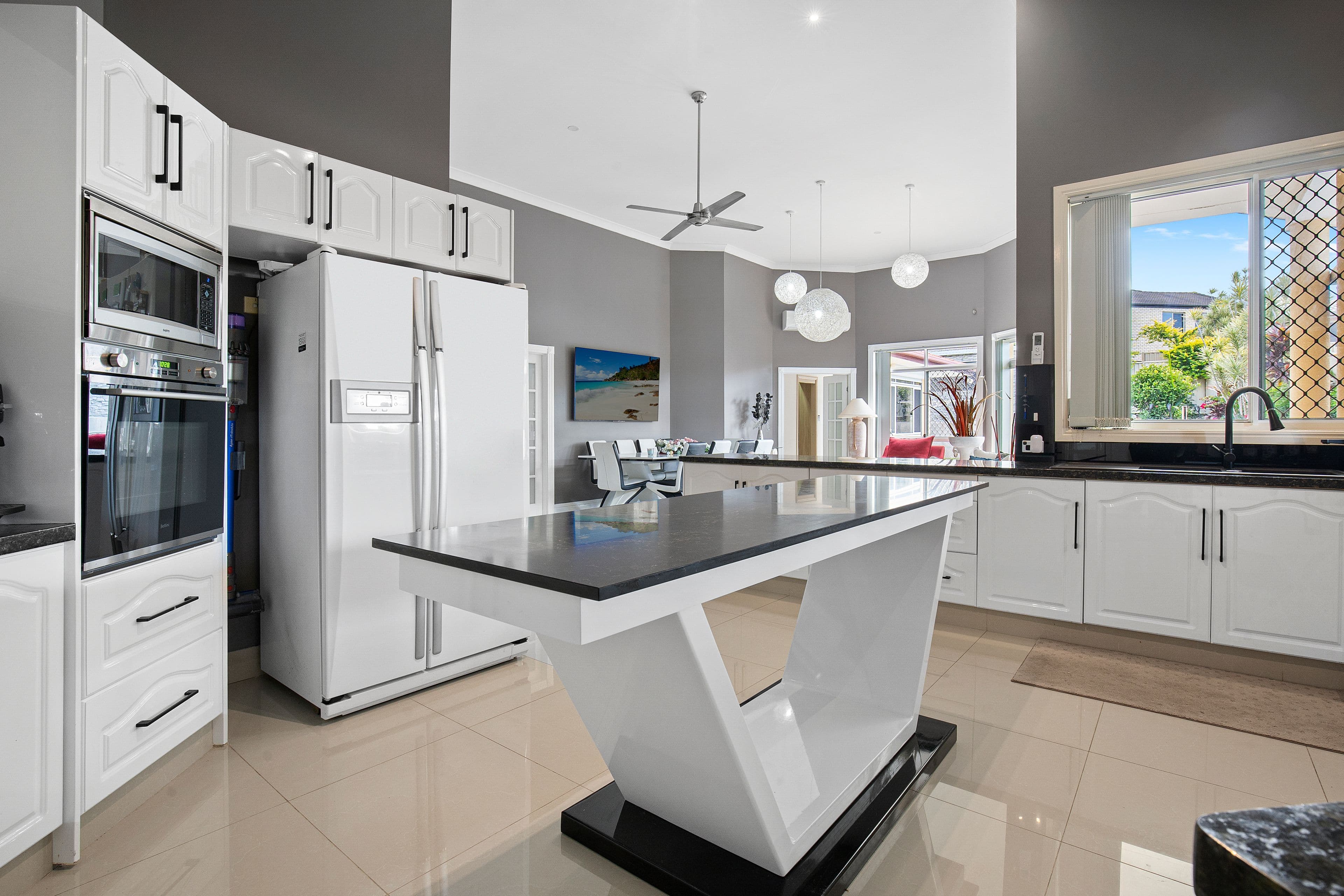 37 Hastings Crescent, Carrara QLD 4211, Carrara - Thumbnail 4