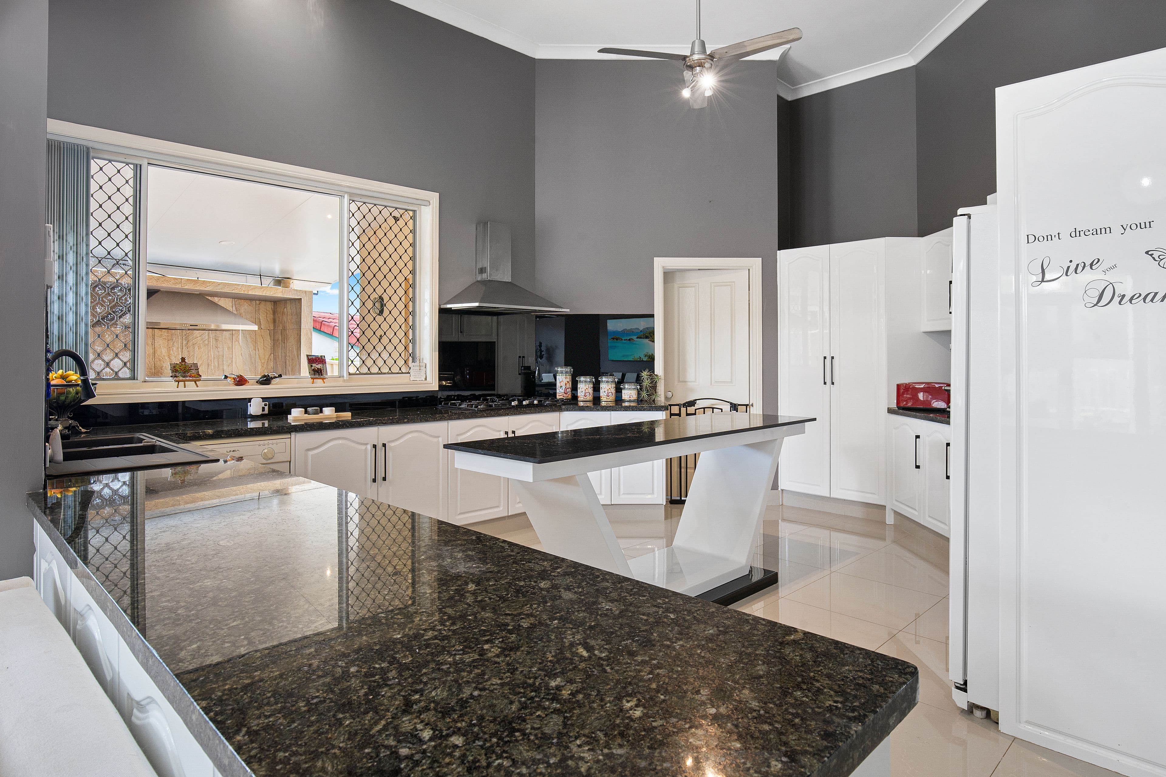 37 Hastings Crescent, Carrara QLD 4211, Carrara - Thumbnail 5