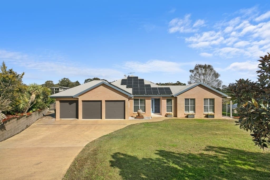 3 Spoonbill Close, Aberglasslyn - Image 1