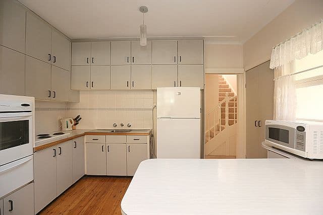 21 Burton Avenue, CHESTER HILL NSW 2162, Chester Hill - Thumbnail 4